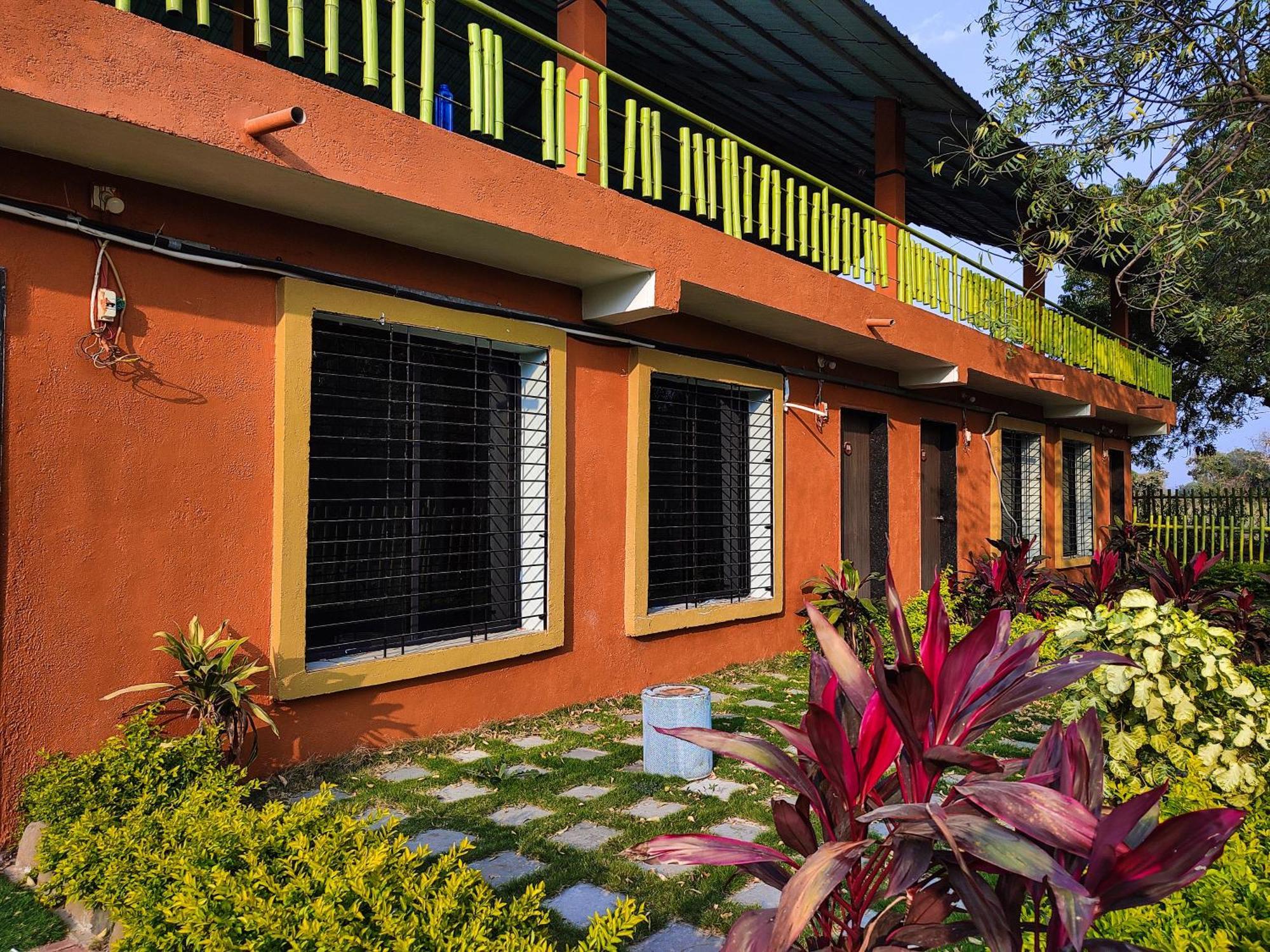 Van Vagdo Resort Rajpipla Екстер'єр фото