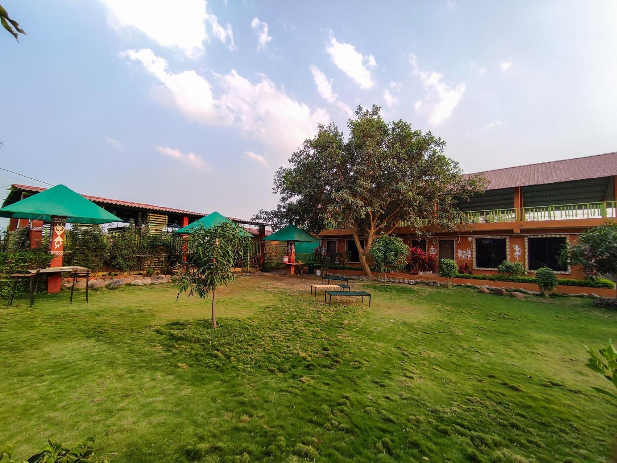 Van Vagdo Resort Rajpipla Екстер'єр фото