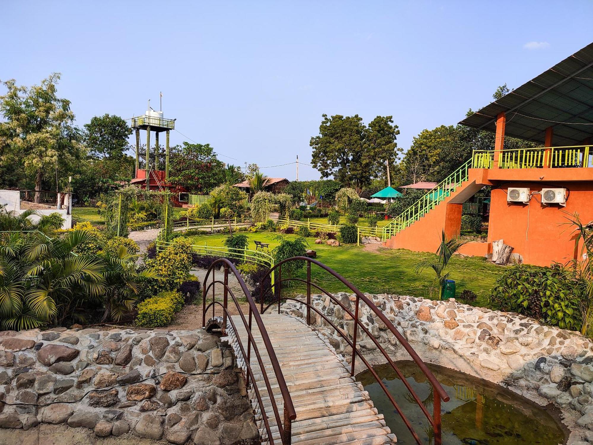 Van Vagdo Resort Rajpipla Екстер'єр фото