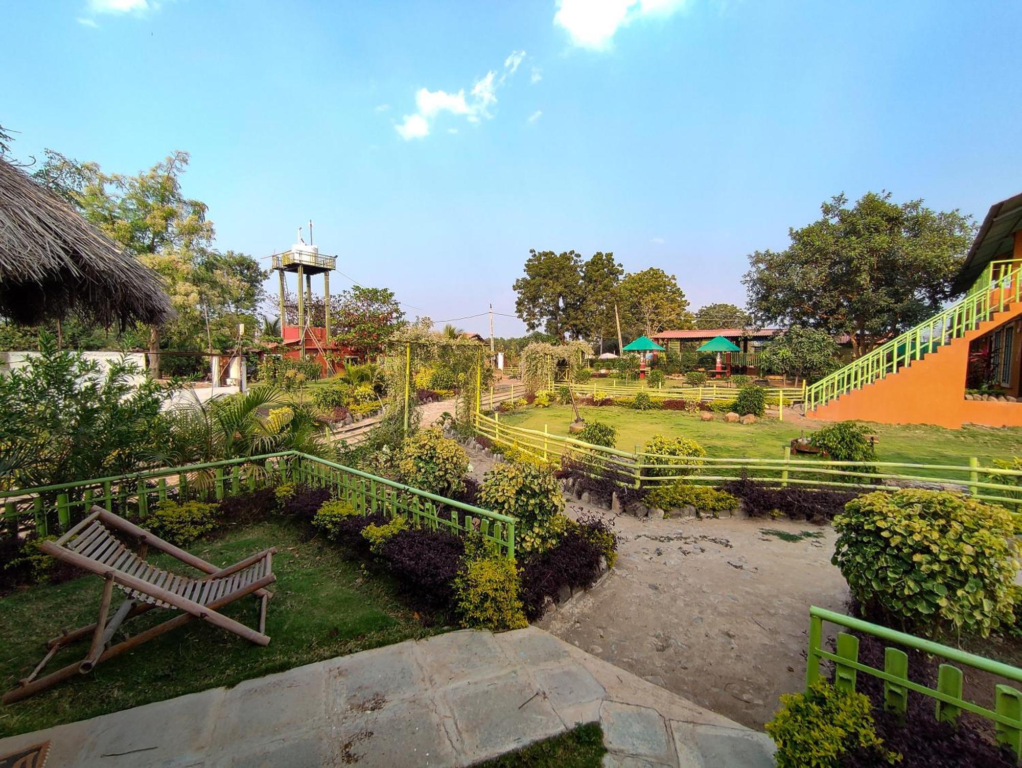 Van Vagdo Resort Rajpipla Екстер'єр фото