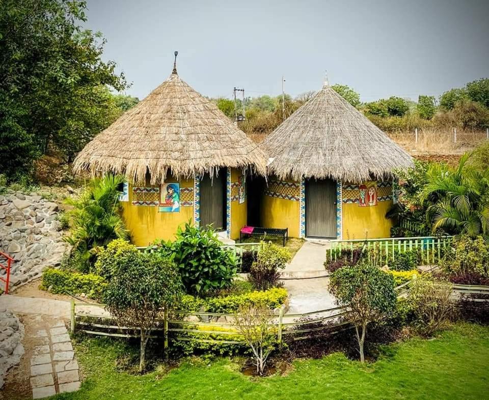Van Vagdo Resort Rajpipla Екстер'єр фото
