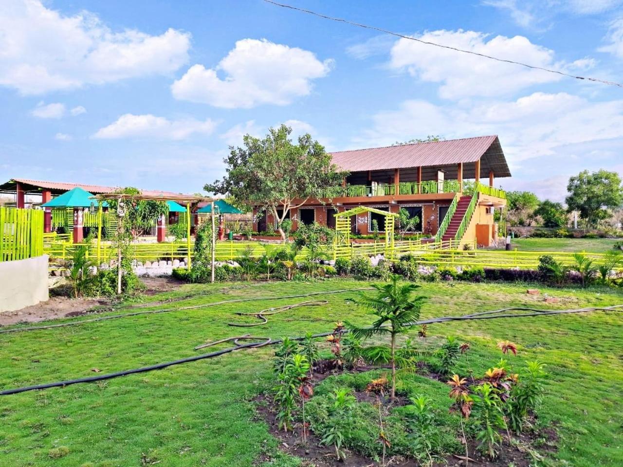 Van Vagdo Resort Rajpipla Екстер'єр фото